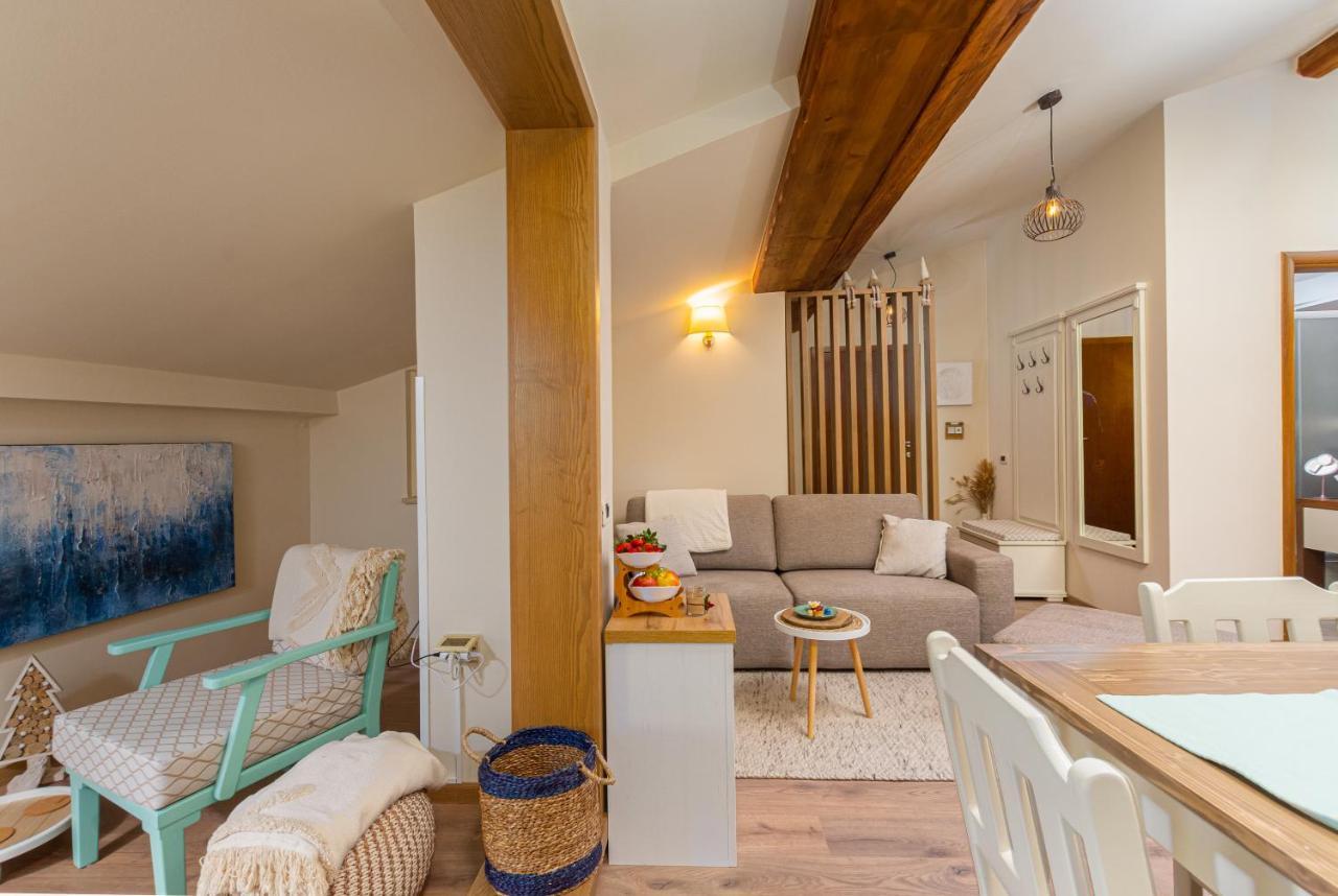 Exclusive Seafront Bacchus Apartment Poreč Kültér fotó