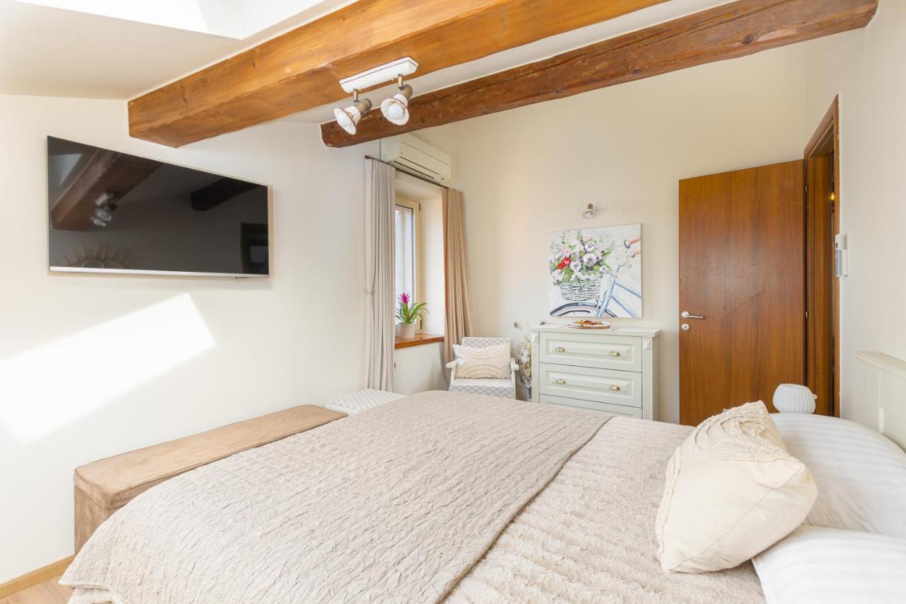Exclusive Seafront Bacchus Apartment Poreč Kültér fotó
