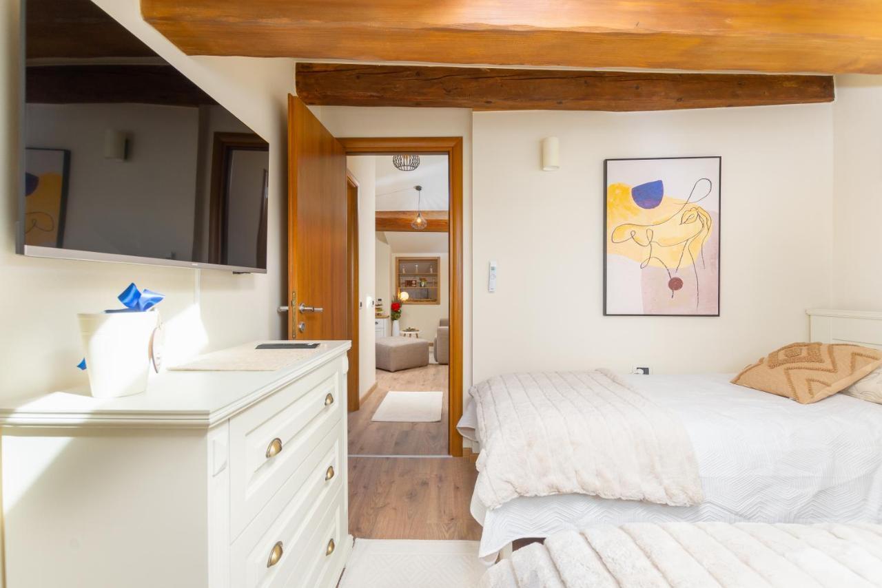 Exclusive Seafront Bacchus Apartment Poreč Kültér fotó